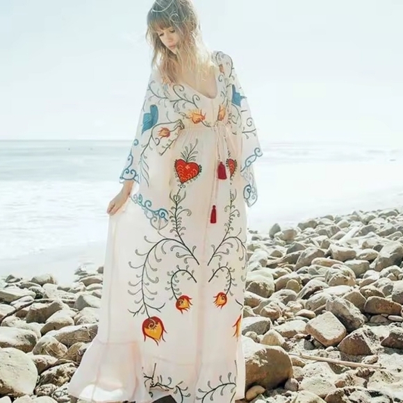 Beige and Red V-Neck Maxi Sundress with Bishop Sleeves - Picture 7 of 16